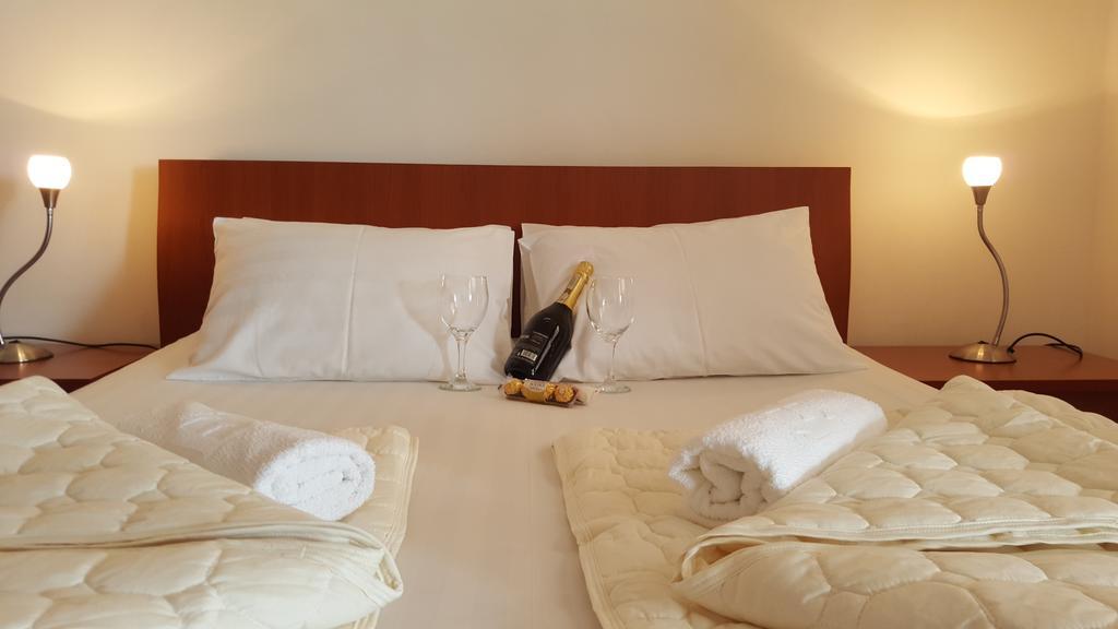 Apartments Rino Lux Sveti Stefan Extérieur photo